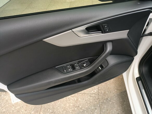 2020 Audi A4 35 TFSI V (B9) Рестайлинг, белый, 2650000 рублей - вид 9