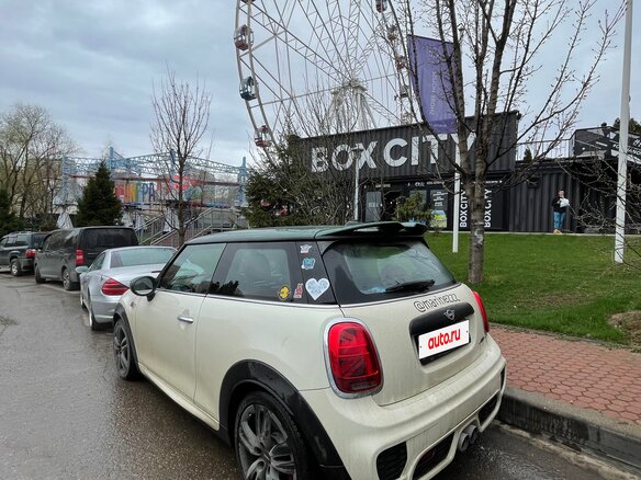 2019 Mini Hatch JCW III (F55/F56) Рестайлинг, зелёный - вид 3