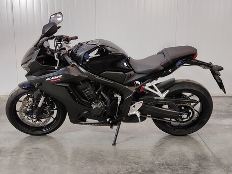 2024 Honda CBR 650R, чёрный, 1099000 рублей, вид 5