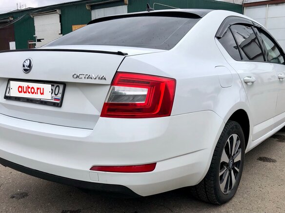 2018 Skoda Octavia III (A7) Рестайлинг, белый, 870000 рублей - вид 1