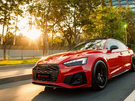2020 Audi A5 Sportback 45 TFSI II (F5) Рестайлинг, красный, 5600000 рублей, вид 3