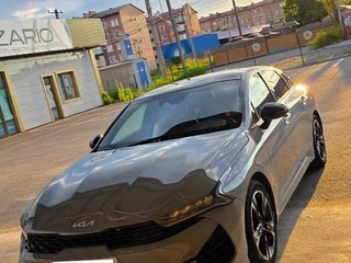 2021 Kia K5 III, серый, 2100000 рублей, вид 1