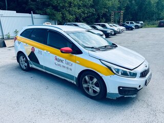 2017 Kia Ceed II Рестайлинг, белый, 470000 рублей, вид 1