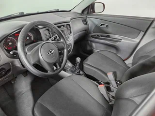 2009 Kia Rio II, красный, 344000 рублей, вид 4