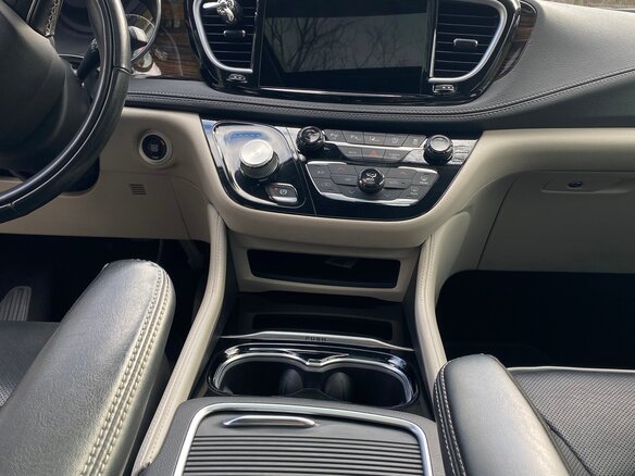 2022 Chrysler Pacifica RU Рестайлинг, чёрный, 3900000 рублей - вид 14