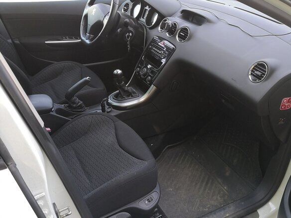 2011 Peugeot 308 I Рестайлинг, белый, 700000 рублей - вид 10