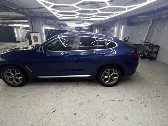 2022 BMW X4 20i II (G02) Рестайлинг, синий, 5850000 рублей - вид 2