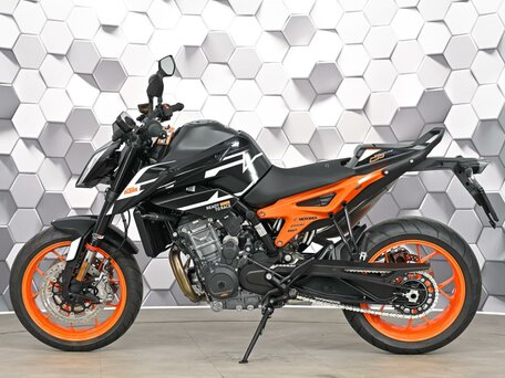 2023 KTM 890 Duke GP, чёрный, 899000 рублей, вид 4