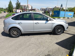 2010 Ford Focus II Рестайлинг, серебристый, 415000 рублей, вид 5