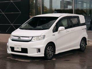 2014 Honda Freed Spike I Рестайлинг, белый, 1155000 рублей, вид 1