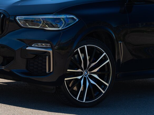 2019 BMW X5 M50d IV (G05/G18), чёрный, 6500000 рублей - вид 7