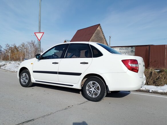2017 Lada (ВАЗ) Granta I, белый, 360000 рублей - вид 11