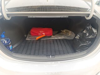 2017 Hyundai Solaris II, серебристый, 1350000 рублей, вид 5
