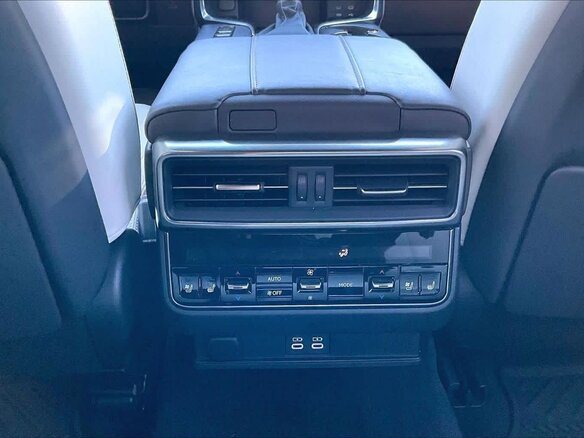 2026 Lexus LX 600 IV, белый, 17403296 рублей - вид 11