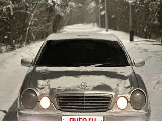 2001 Mercedes-Benz E-Класс 270 II (W210, S210) Рестайлинг, серый, 530000 рублей, вид 2
