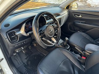 2020 Kia Rio IV Рестайлинг, белый, 1150000 рублей, вид 5