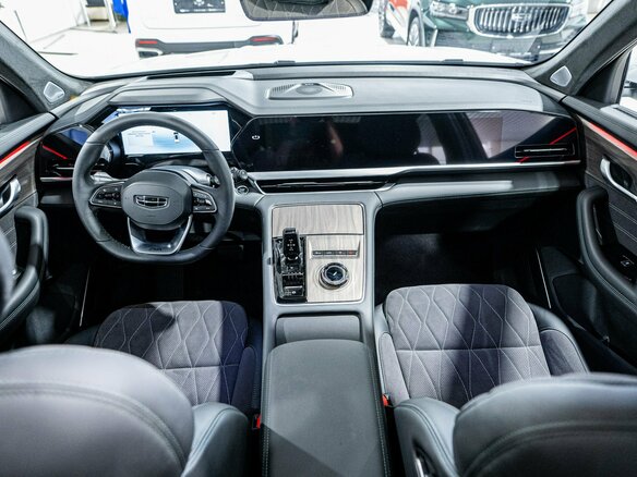 2026 Geely Monjaro I, белый, 4954990 рублей - вид 33