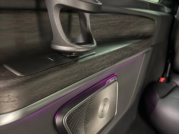 2026 Mercedes-Benz V-Класс 300 d экстра длинный III (W447) Рестайлинг 2, чёрный - вид 26