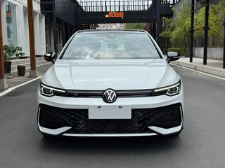 2025 Volkswagen Golf VIII Рестайлинг, белый, 2700000 рублей, вид 2