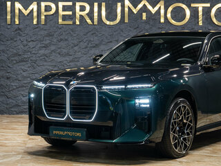 2026 BMW 7 серии 740 xDrive VII (G70) Рестайлинг, зелёный, 24790000 рублей, вид 4