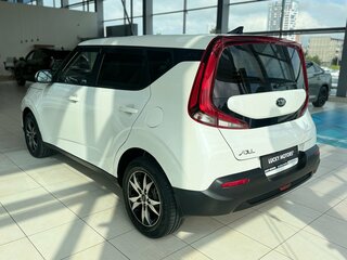2021 Kia Soul III, белый, 1795000 рублей, вид 4