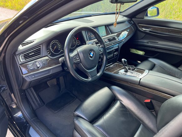 2014 BMW 7 серии Long 740Li xDrive V (F01/F02/F04) Рестайлинг, чёрный, 2299000 рублей - вид 10