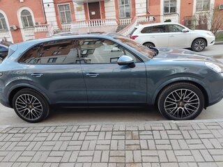 2019 Porsche Cayenne III, серый, 8288000 рублей, вид 4