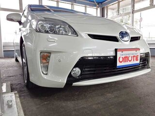 2013 Toyota Prius III Рестайлинг (XW30), белый, 900000 рублей, вид 4
