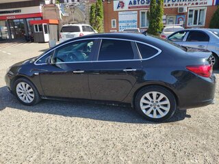 2013 Opel Astra J Рестайлинг, чёрный, 599000 рублей, вид 4