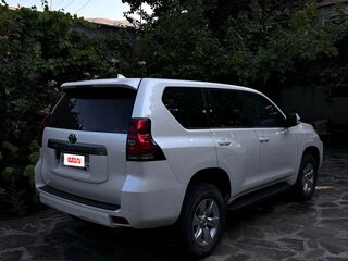 2018 Toyota Land Cruiser Prado 150 Series Рестайлинг 2, белый, 5350000 рублей, вид 2