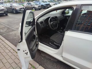 2016 Volkswagen Polo V Рестайлинг, белый, 670000 рублей, вид 5