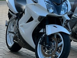 2009 Honda VFR 800, белый, 710000 рублей, вид 2
