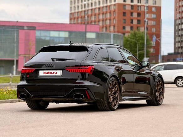 2022 Audi RS 6 IV (C8), чёрный, 15000000 рублей - вид 4