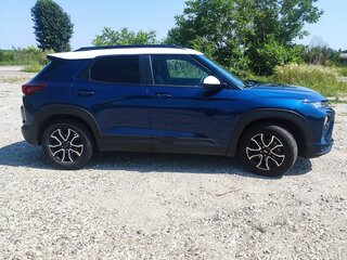 2022 Chevrolet TrailBlazer III, синий, 1660000 рублей, вид 3