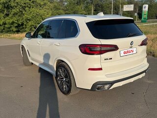 2019 BMW X5 40i IV (G05/G18), белый, 6150000 рублей, вид 4