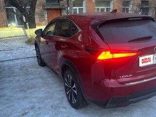 2020 Lexus NX 300h I Рестайлинг, красный, 4250000 рублей, вид 3