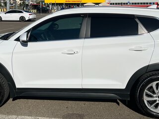 2017 Hyundai Tucson III, белый, 2000000 рублей, вид 4