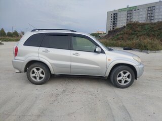 2001 Toyota RAV4 II (XA20), серебристый, 770000 рублей, вид 3