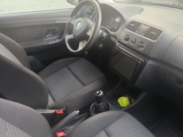 2013 Skoda Fabia II Рестайлинг, бежевый, 810000 рублей - вид 9