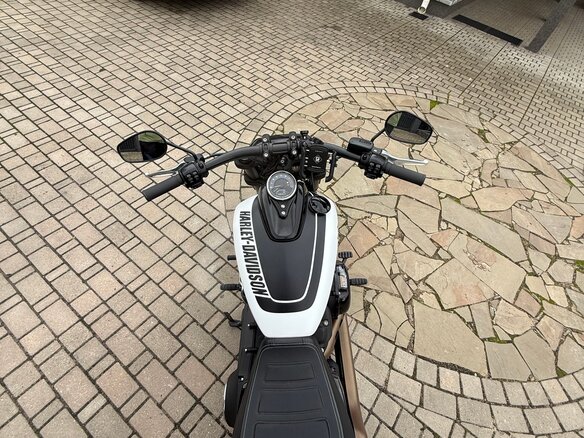 2019 Harley-Davidson Fat Bob, белый, 1480000 рублей - вид 12