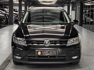 2017 Volkswagen Tiguan II, чёрный, 2499000 рублей, вид 2