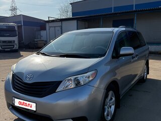 2012 Toyota Sienna III, серый, 1999999 рублей, вид 1