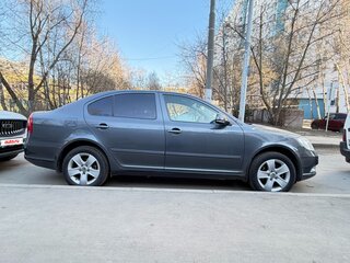 2010 Skoda Octavia DSG7 II (A5) Рестайлинг, серый, 645000 рублей, вид 2