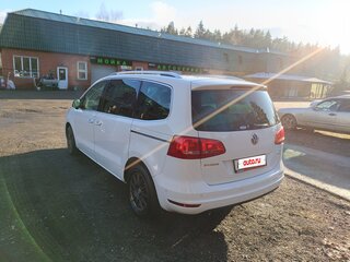 2014 Volkswagen Sharan II, белый, 1350000 рублей, вид 4