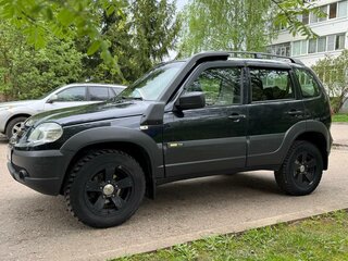 2016 Chevrolet Niva I Рестайлинг, чёрный, 850000 рублей, вид 4