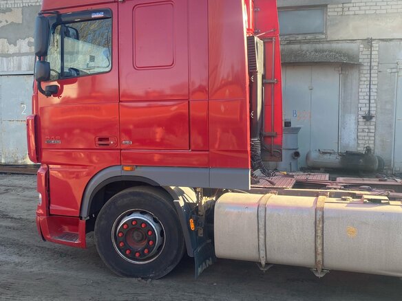 2008 DAF XF 105, красный, 2050000 рублей - вид 2
