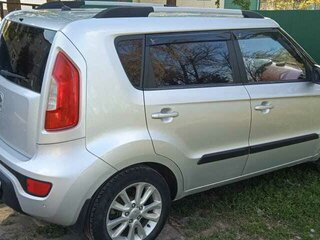 2012 Kia Soul I Рестайлинг, серебристый, 800000 рублей, вид 4