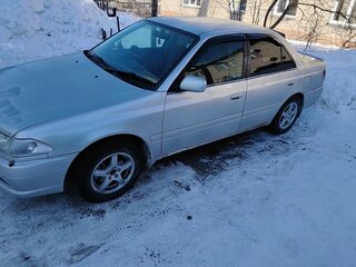 1999 Toyota Carina VII (T210), серебристый, 550000 рублей, вид 1