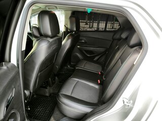 2015 Chevrolet Tracker III, серебристый, 1300000 рублей, вид 3