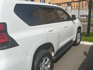 2018 Toyota Land Cruiser Prado 150 Series Рестайлинг 2, белый, 5000000 рублей, вид 3